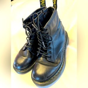 Dr Martens Doc Martens big kids size 1.  VGUC